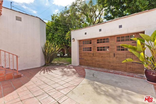 10525 Almayo Avenue, Los Angeles, CA 90064