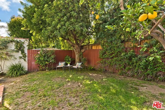 10525 Almayo Avenue, Los Angeles, CA 90064