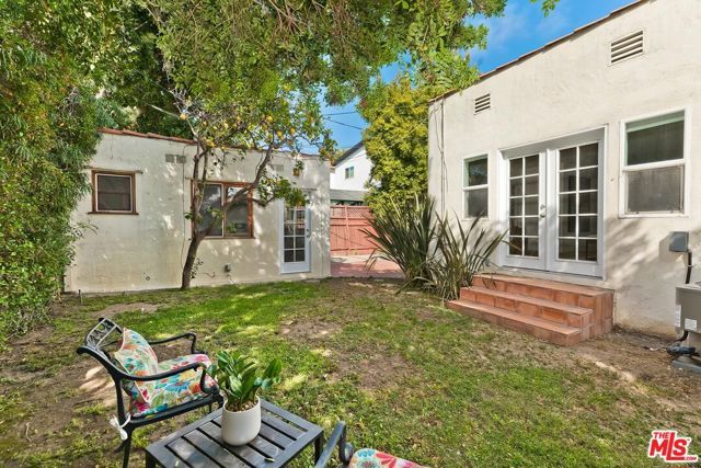 10525 Almayo Avenue, Los Angeles, CA 90064