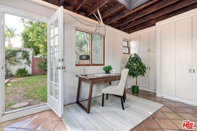 10525 Almayo Avenue, Los Angeles, CA 90064