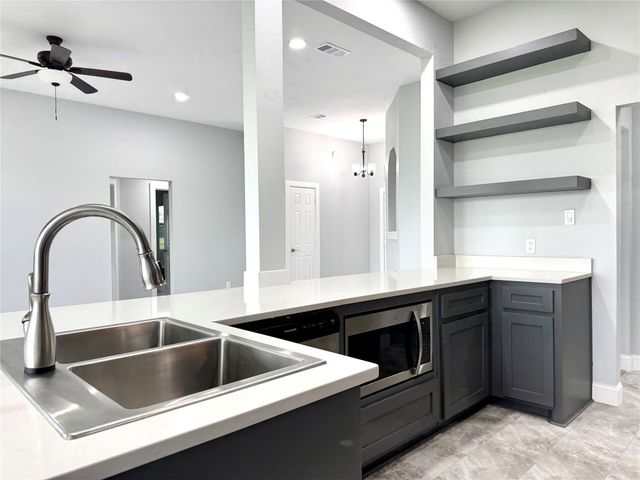 226 Lakeview Drive, Runaway Bay, TX 76426