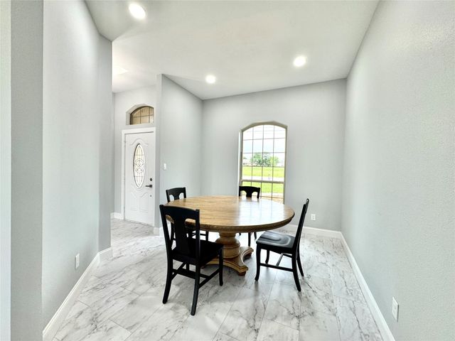 226 Lakeview Drive, Runaway Bay, TX 76426