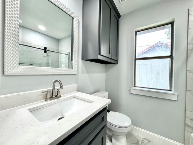226 Lakeview Drive, Runaway Bay, TX 76426