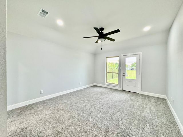226 Lakeview Drive, Runaway Bay, TX 76426