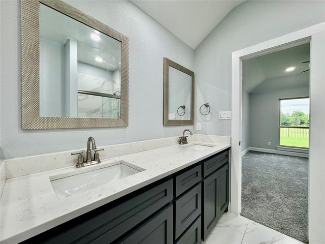 226 Lakeview Drive, Runaway Bay, TX 76426