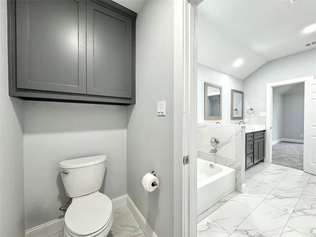 226 Lakeview Drive, Runaway Bay, TX 76426