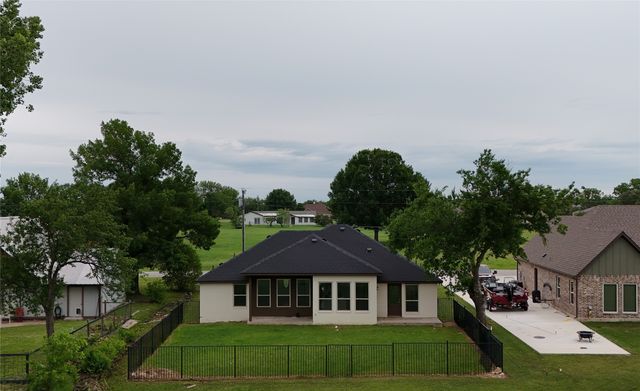 226 Lakeview Drive, Runaway Bay, TX 76426