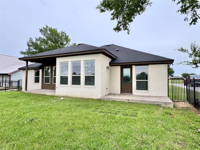 226 Lakeview Drive, Runaway Bay, TX 76426