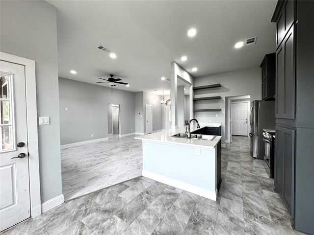 226 Lakeview Drive, Runaway Bay, TX 76426