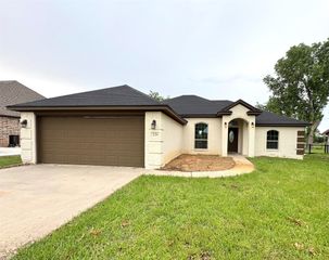 226 Lakeview Drive, Runaway Bay, TX 76426