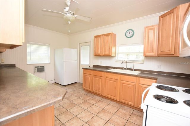 928 E VALENCIA STREET, Lakeland, FL 33805
