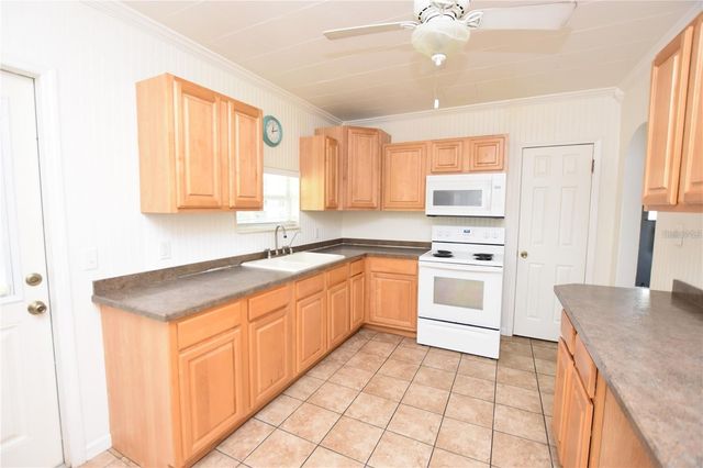 928 E VALENCIA STREET, Lakeland, FL 33805