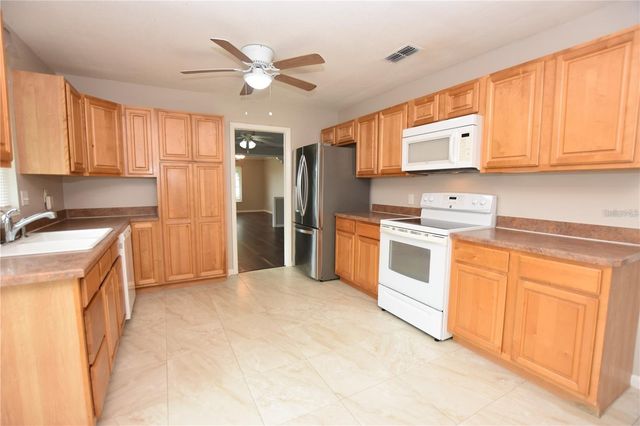 928 E VALENCIA STREET, Lakeland, FL 33805