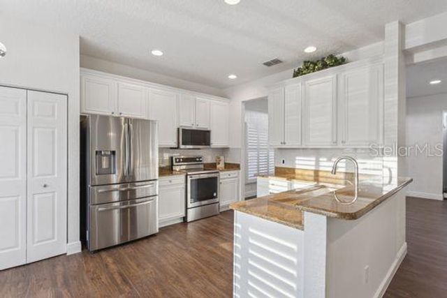 5107 NE 122ND BOULEVARD, Oxford, FL 34484