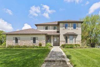 7605 W Windrush LANE, Franklin, WI 53132