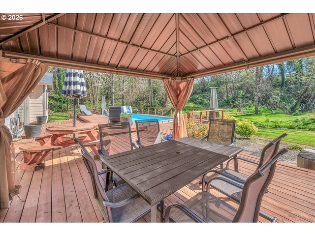 56840 HUMMINGBIRD Ln, Warren, OR 97053