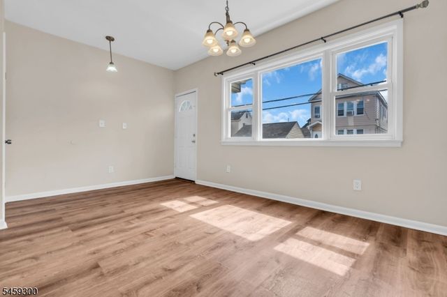 927 Meredith Ave, Elizabeth City, NJ 07202