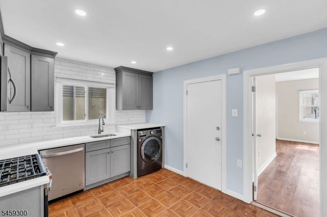 927 Meredith Ave, Elizabeth City, NJ 07202
