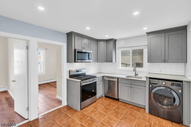 927 Meredith Ave, Elizabeth City, NJ 07202