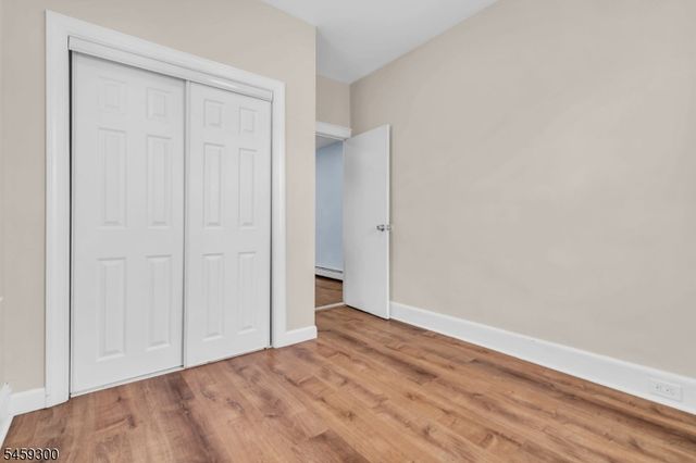 927 Meredith Ave, Elizabeth City, NJ 07202