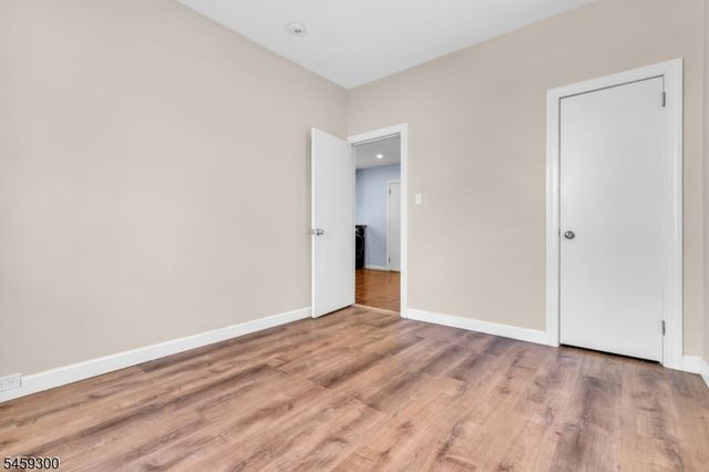 927 Meredith Ave, Elizabeth City, NJ 07202
