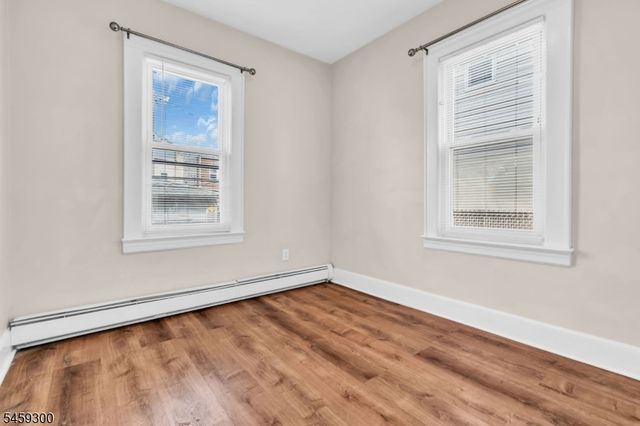 927 Meredith Ave, Elizabeth City, NJ 07202