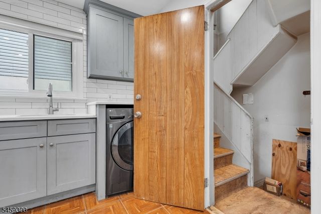 927 Meredith Ave, Elizabeth City, NJ 07202