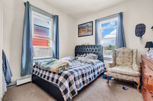 927 Meredith Ave, Elizabeth City, NJ 07202