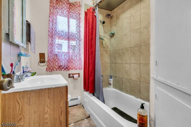 927 Meredith Ave, Elizabeth City, NJ 07202