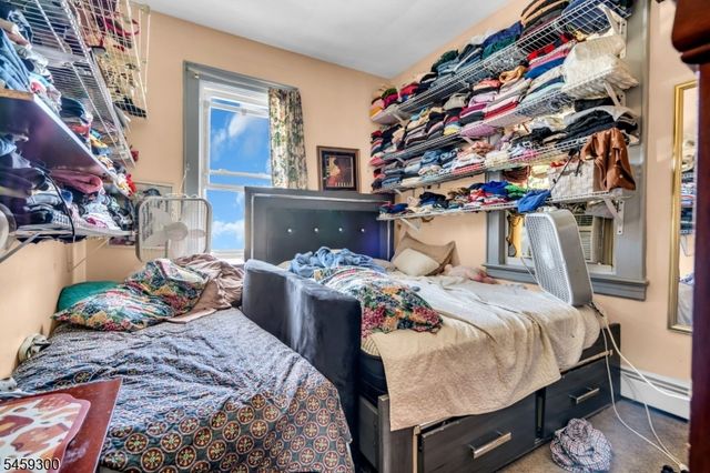 927 Meredith Ave, Elizabeth City, NJ 07202