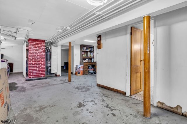 927 Meredith Ave, Elizabeth City, NJ 07202
