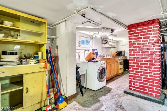 927 Meredith Ave, Elizabeth City, NJ 07202