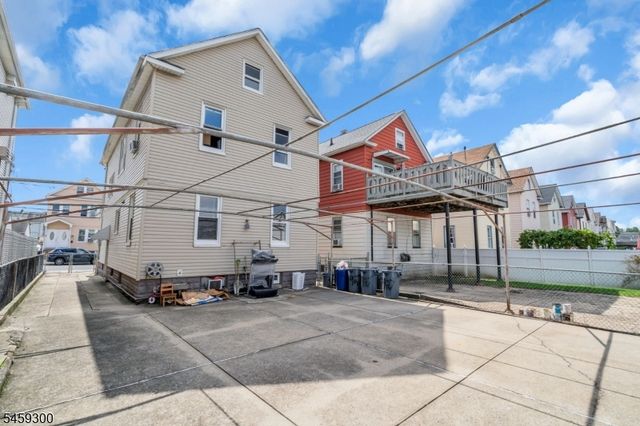 927 Meredith Ave, Elizabeth City, NJ 07202