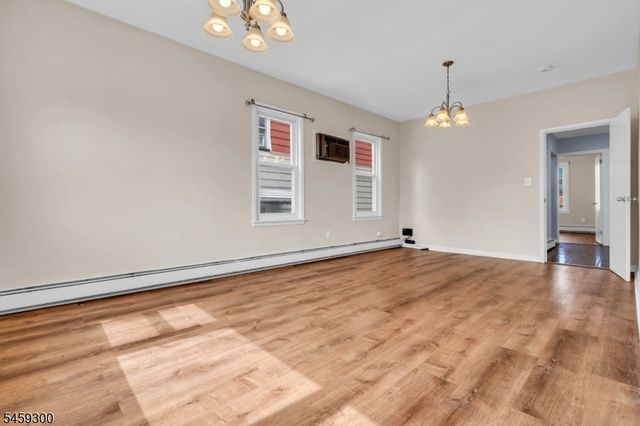 927 Meredith Ave, Elizabeth City, NJ 07202