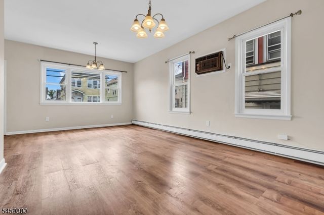 927 Meredith Ave, Elizabeth City, NJ 07202