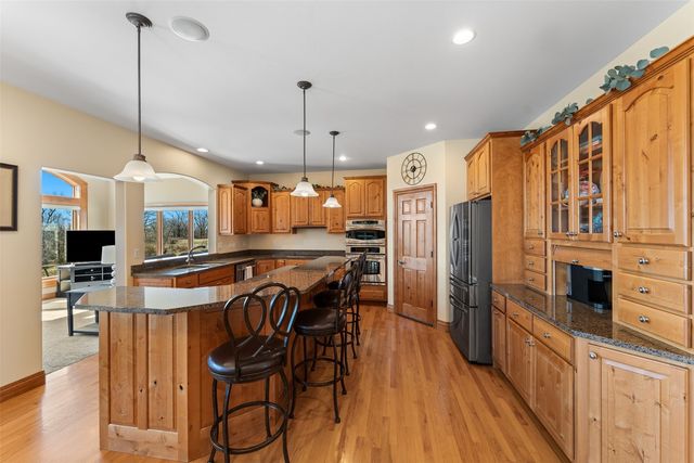 4601 Plumberry Road, Ely, IA 52227