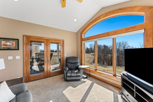 4601 Plumberry Road, Ely, IA 52227