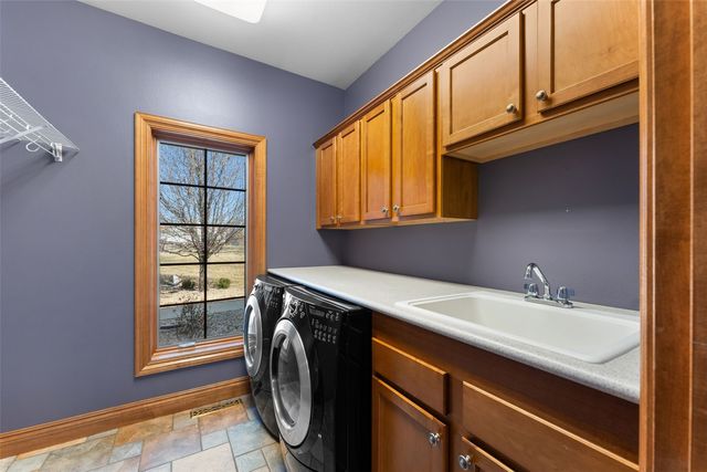 4601 Plumberry Road, Ely, IA 52227