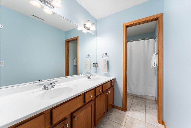 4601 Plumberry Road, Ely, IA 52227