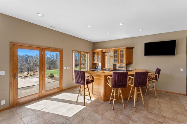 4601 Plumberry Road, Ely, IA 52227