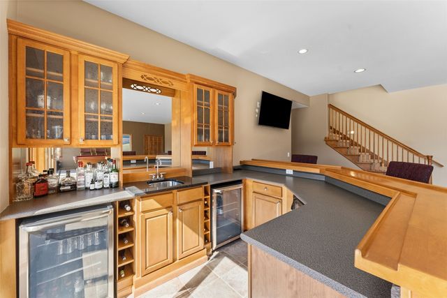 4601 Plumberry Road, Ely, IA 52227