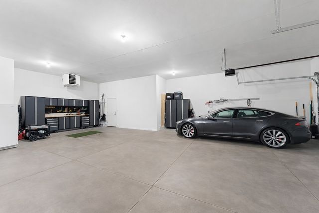 4601 Plumberry Road, Ely, IA 52227