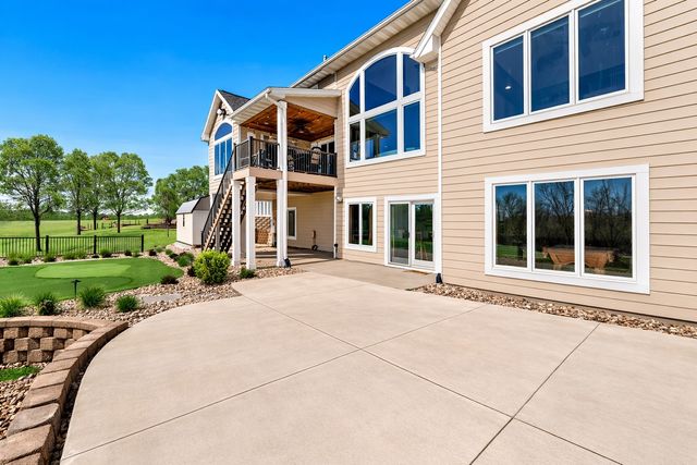 4601 Plumberry Road, Ely, IA 52227