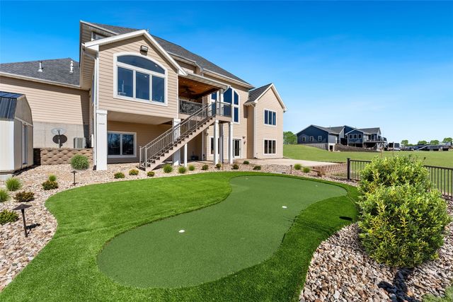 4601 Plumberry Road, Ely, IA 52227