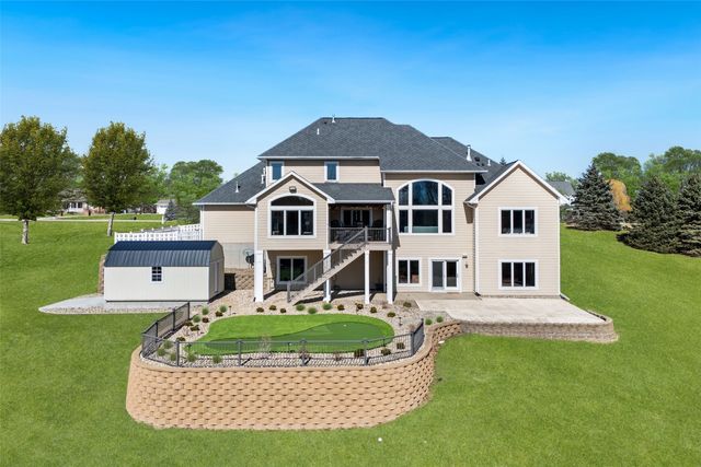 4601 Plumberry Road, Ely, IA 52227