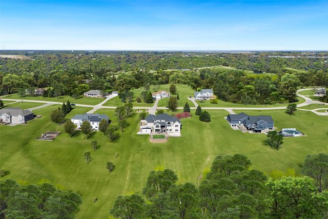 4601 Plumberry Road, Ely, IA 52227