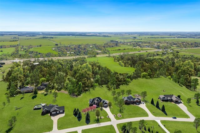 4601 Plumberry Road, Ely, IA 52227