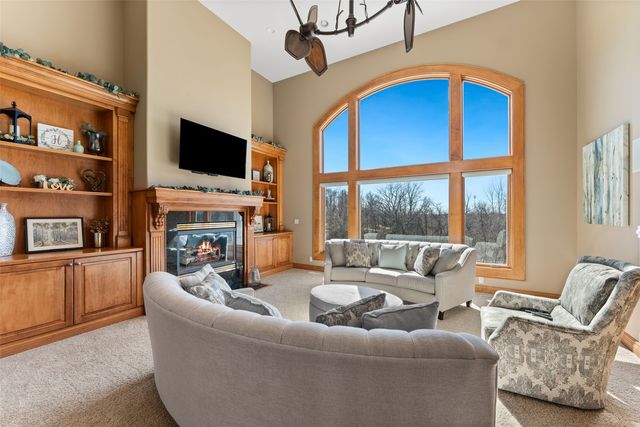 4601 Plumberry Road, Ely, IA 52227