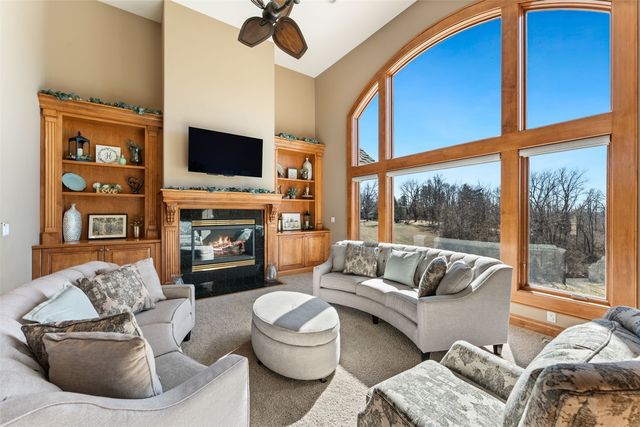 4601 Plumberry Road, Ely, IA 52227