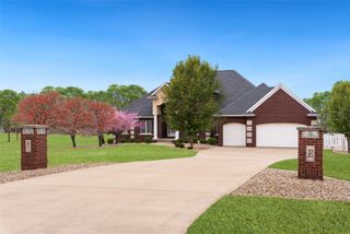 4601 Plumberry Road, Ely, IA 52227